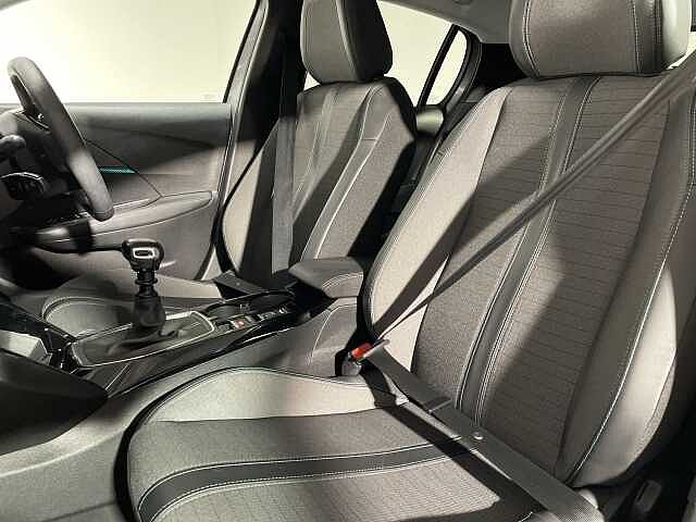 Peugeot 208 1.2 PureTech 100 Allure Premium 5dr
