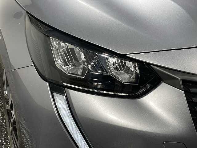 Peugeot 208 1.2 PureTech 100 Allure Premium 5dr