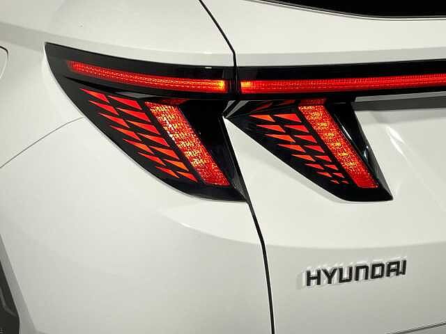 Hyundai TUCSON 1.6 TGDi 48V MHD Ultimate 5dr 2WD DCT White