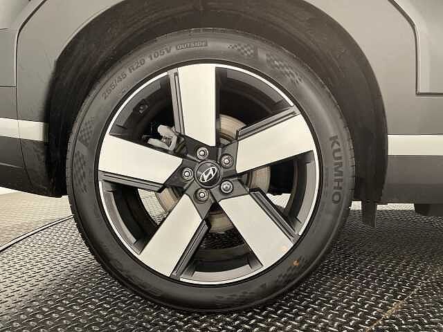 Hyundai SANTA FE 1.6 TGDi 239 Hybrid Ultimate 5dr 4WD Auto Black