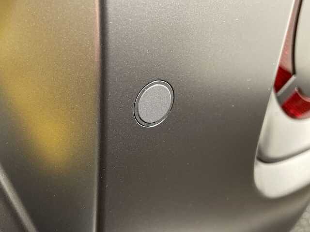 Hyundai INSTER 85kW Cross 49kWh 5dr Auto White