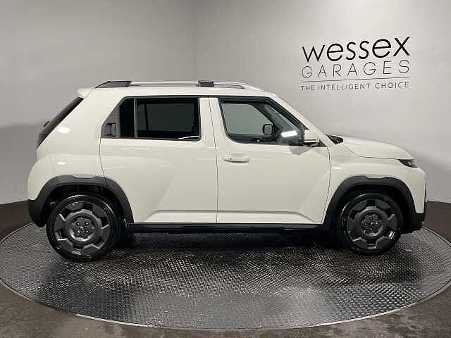 Hyundai INSTER 85kW Cross 49kWh 5dr Auto White