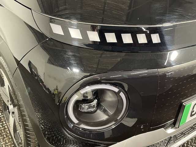 Hyundai INSTER 85kW 02 49kWh 5dr Auto Black