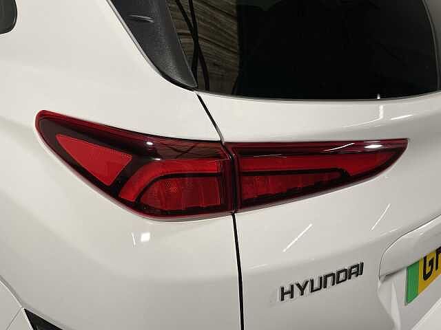 Hyundai KONA 150kW Premium 64kWh 5dr Auto White