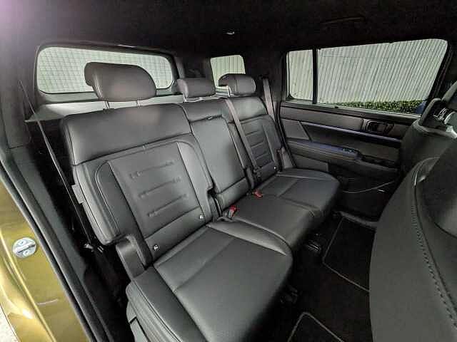 Hyundai SANTA FE 1.6 T-GDi 13.8kWh Calligraphy Auto 4WD Euro 6 (s/s) 5dr (7Seat) Olive Green