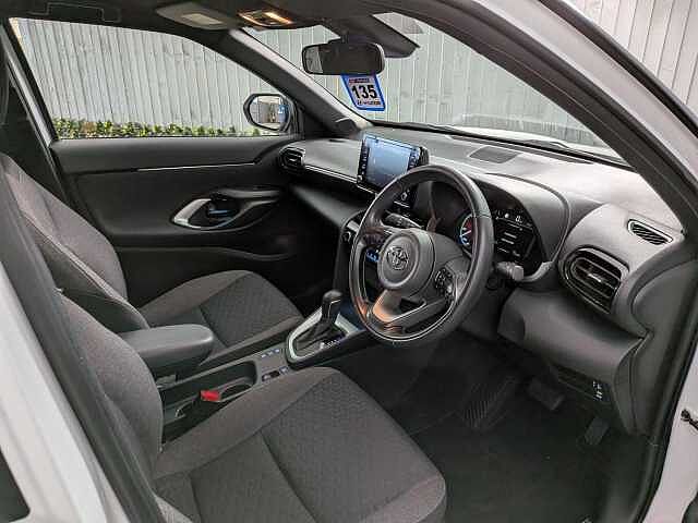 Toyota Yaris Cross 1.5 VVT-h Design SUV 5dr Petrol Hybrid E-CVT Euro 6 (s/s) (116 ps)