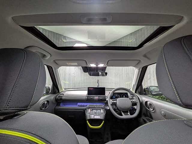 Hyundai INSTER Long Range 49kWh Cross Auto 5dr Abyss Black