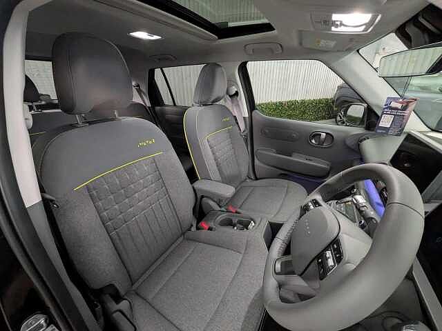Hyundai INSTER Long Range 49kWh Cross Auto 5dr Abyss Black