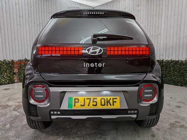 Hyundai INSTER Long Range 49kWh Cross Auto 5dr Abyss Black