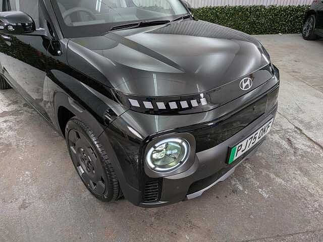 Hyundai INSTER Long Range 49kWh Cross Auto 5dr Abyss Black