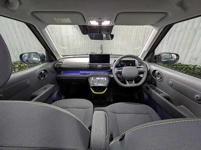 Hyundai INSTER Long Range 49kWh Cross Auto 5dr Abyss Black