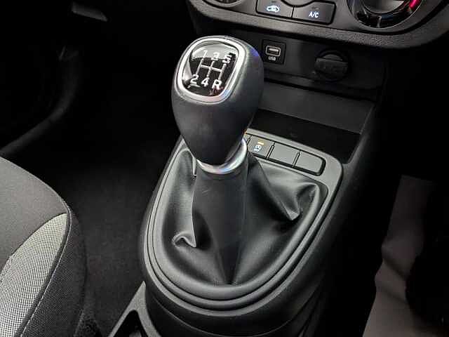 Hyundai I10 1.0 SE Connect Euro 6 (s/s) 5dr Mangrove Green