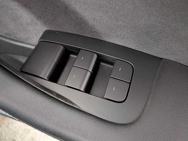 Tesla Model 3 (Dual Motor) Long Range Auto 4WDE 4dr