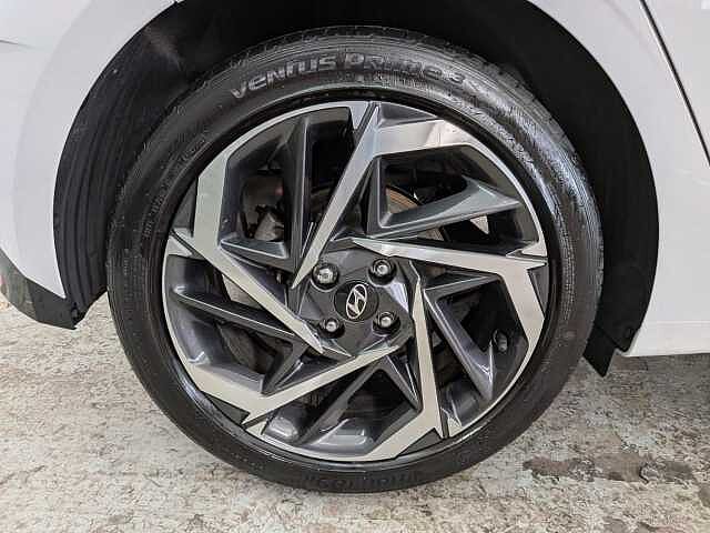 Hyundai I20 1.0 T-GDi MHEV Premium Euro 6 (s/s) 5dr Atlas White