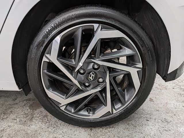 Hyundai I20 1.0 T-GDi MHEV Premium Euro 6 (s/s) 5dr Atlas White