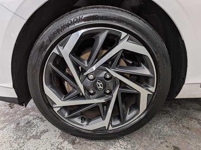 Hyundai I20 1.0 T-GDi MHEV Premium Euro 6 (s/s) 5dr Atlas White