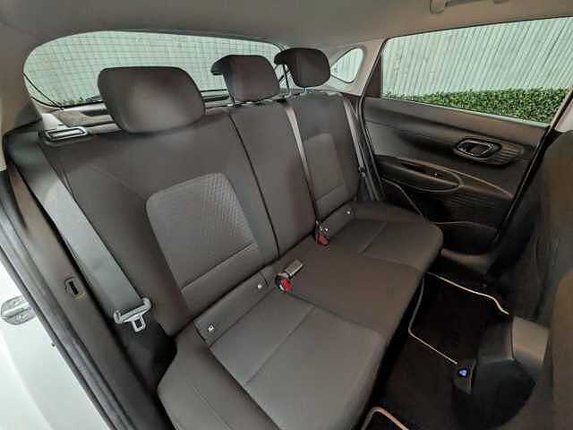 Hyundai I20 1.0 T-GDi MHEV Premium Euro 6 (s/s) 5dr Atlas White