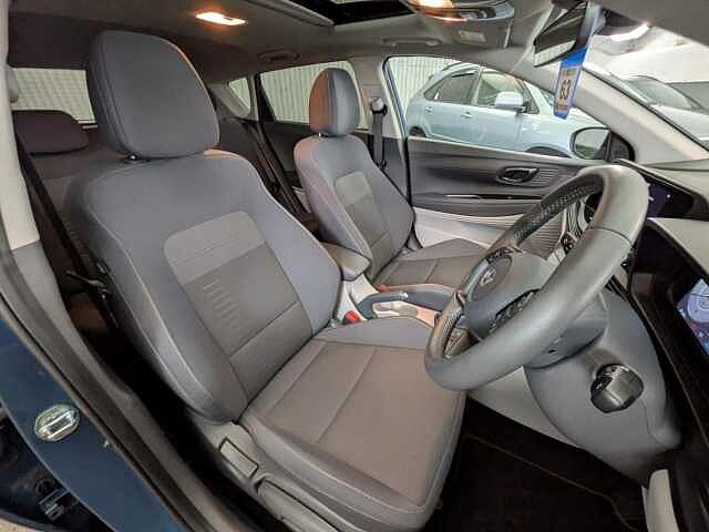 Hyundai BAYON 1.0 T-GDi Ultimate DCT Euro 6 (s/s) 5dr Vibrant Blue