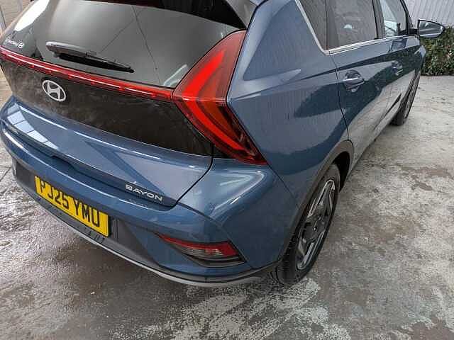 Hyundai BAYON 1.0 T-GDi Ultimate DCT Euro 6 (s/s) 5dr Vibrant Blue