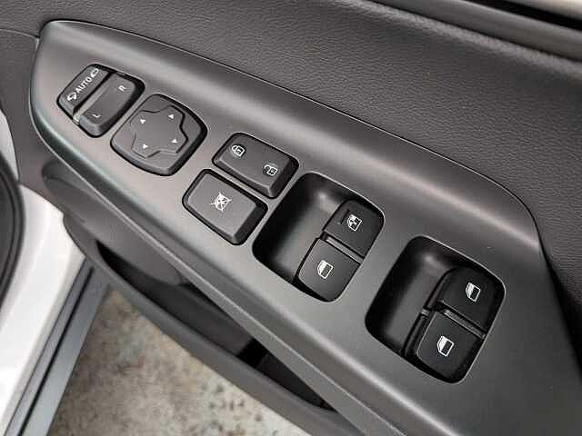 Hyundai KONA 1.6 h-GDi Ultimate DCT Euro 6 (s/s) 5dr Atlas White