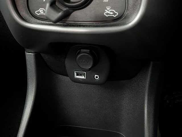 Toyota AYGO 1.0 VVT-i x-play Euro 6 5dr (Safety Sense)