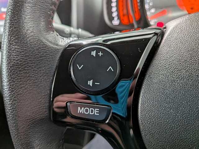Toyota AYGO 1.0 VVT-i x-play Euro 6 5dr (Safety Sense)