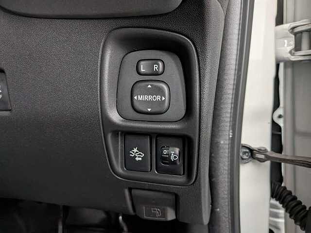 Toyota AYGO 1.0 VVT-i x-play Euro 6 5dr (Safety Sense)