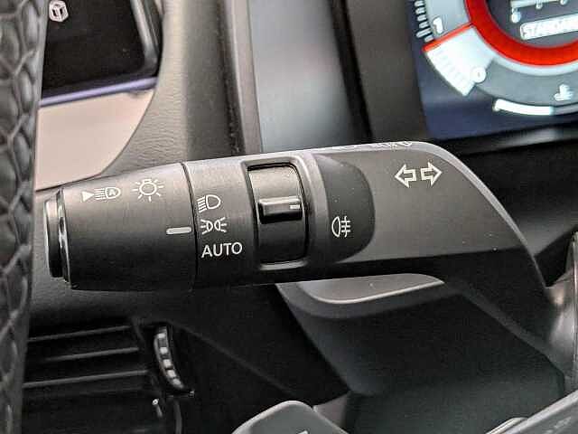 Nissan Qashqai 1.3 DIG-T MHEV N-Connecta XTRON Euro 6 (s/s) 5dr