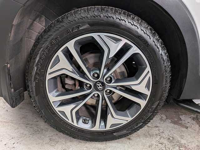 Hyundai SANTA FE 2.2 CRDi Premium SE Auto 4WD Euro 6 (s/s) 5dr 7 Seat White Cream