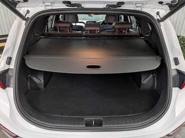 Hyundai SANTA FE 2.2 CRDi Premium SE Auto 4WD Euro 6 (s/s) 5dr 7 Seat White Cream