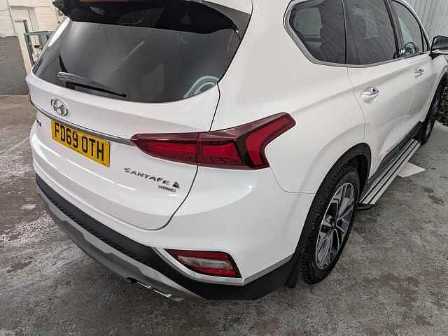 Hyundai SANTA FE 2.2 CRDi Premium SE Auto 4WD Euro 6 (s/s) 5dr 7 Seat White Cream