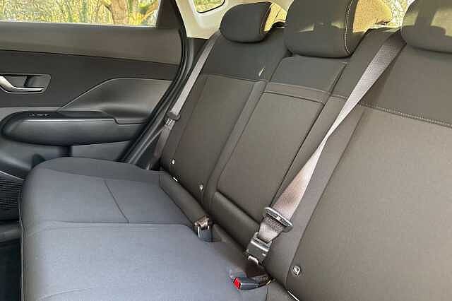 Hyundai KONA 160kW Advance 65kWh 5dr Auto White