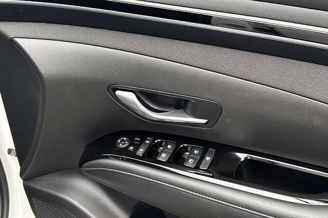 Hyundai TUCSON 1.6 TGDi SE Connect 5dr 2WD White