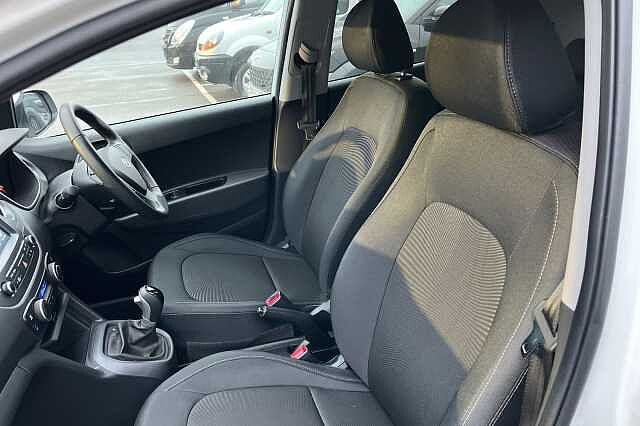 Hyundai I10 1.2 Premium 5dr Auto White