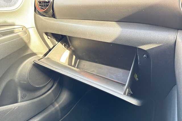 Hyundai KONA 1.6T GDi Blue Drive Premium GT 5dr 4WD DCT Red