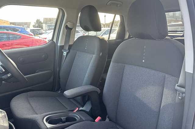 Hyundai INSTER 85kW 02 49kWh 5dr Auto Silver