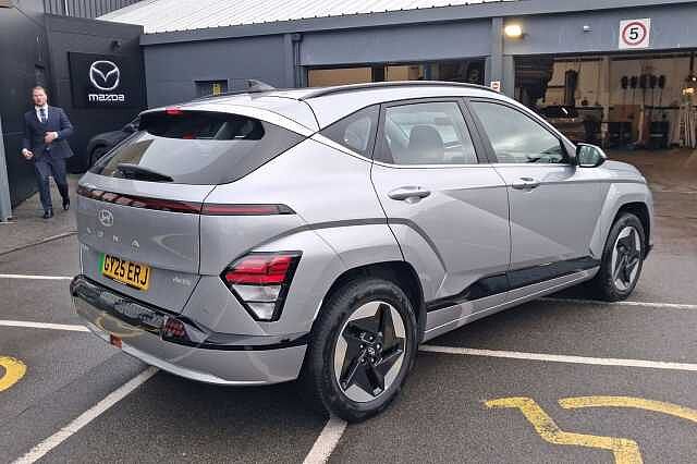 Hyundai KONA 160kW Advance 65kWh 5dr Auto Silver