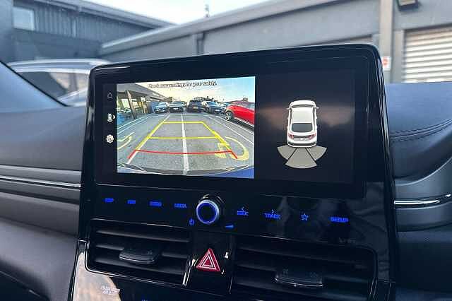 Hyundai IONIQ 1.6 GDi Hybrid Premium 5dr DCT Black