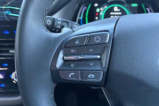 Hyundai IONIQ 1.6 GDi Hybrid Premium 5dr DCT Black