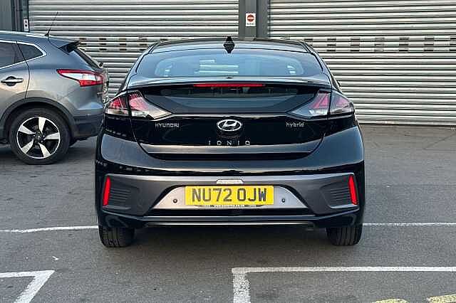 Hyundai IONIQ 1.6 GDi Hybrid Premium 5dr DCT Black