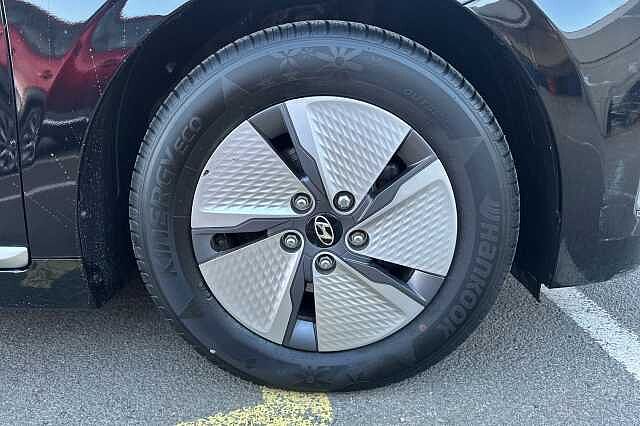 Hyundai IONIQ 1.6 GDi Hybrid Premium 5dr DCT Black