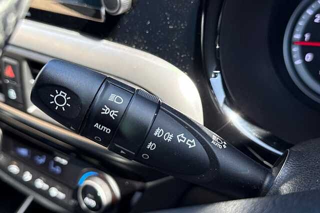 Hyundai i10 1.2 MPi Premium 5dr