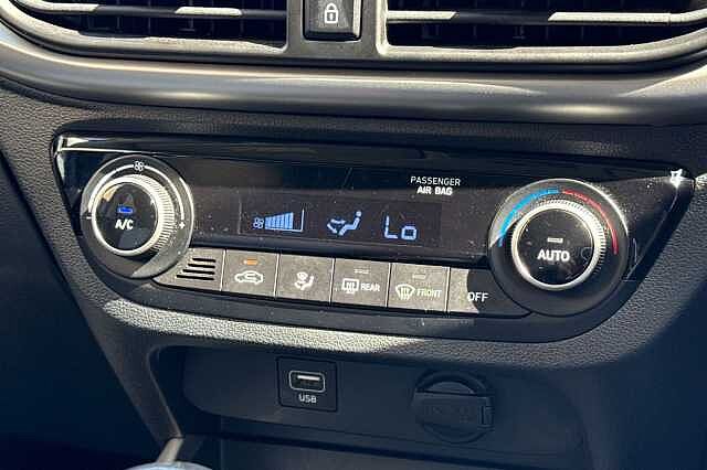 Hyundai i10 1.2 MPi Premium 5dr