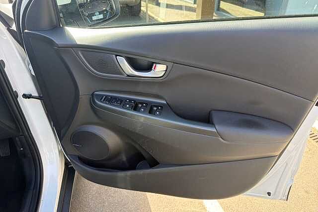 Hyundai KONA 1.6 GDi Hybrid Ultimate 5dr DCT