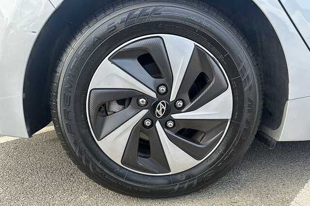 Hyundai IONIQ 1.6 GDi Hybrid Premium SE 5dr DCT