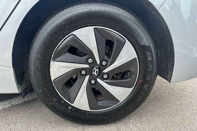 Hyundai IONIQ 1.6 GDi Hybrid Premium SE 5dr DCT
