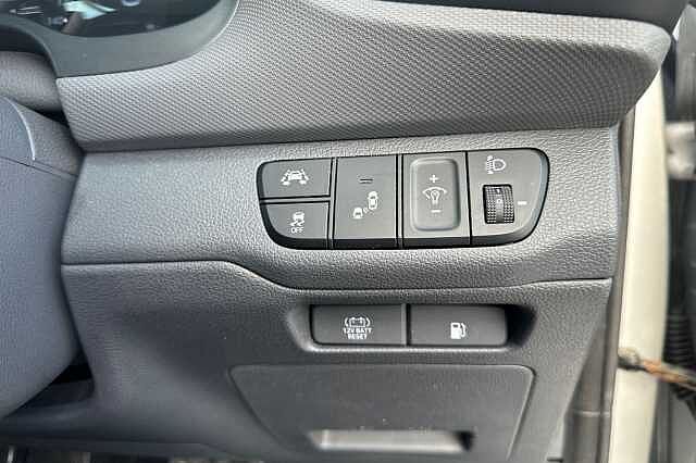 Hyundai IONIQ 1.6 GDi Hybrid Premium SE 5dr DCT
