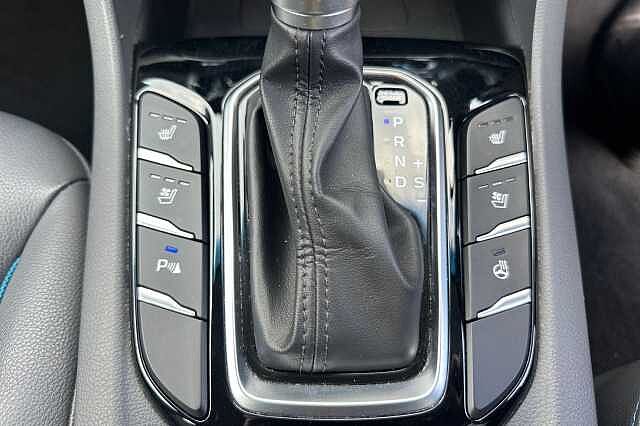 Hyundai IONIQ 1.6 GDi Hybrid Premium SE 5dr DCT