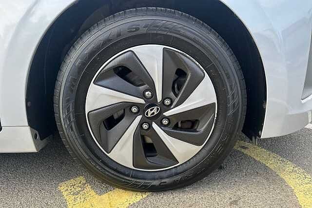 Hyundai IONIQ 1.6 GDi Hybrid Premium SE 5dr DCT