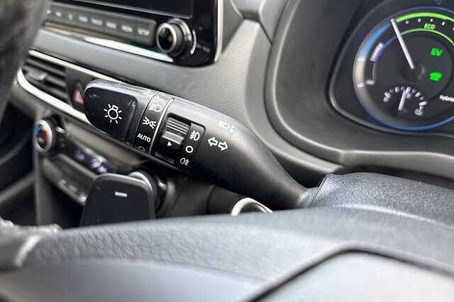 Hyundai KONA 1.6 GDi Hybrid Premium 5dr DCT